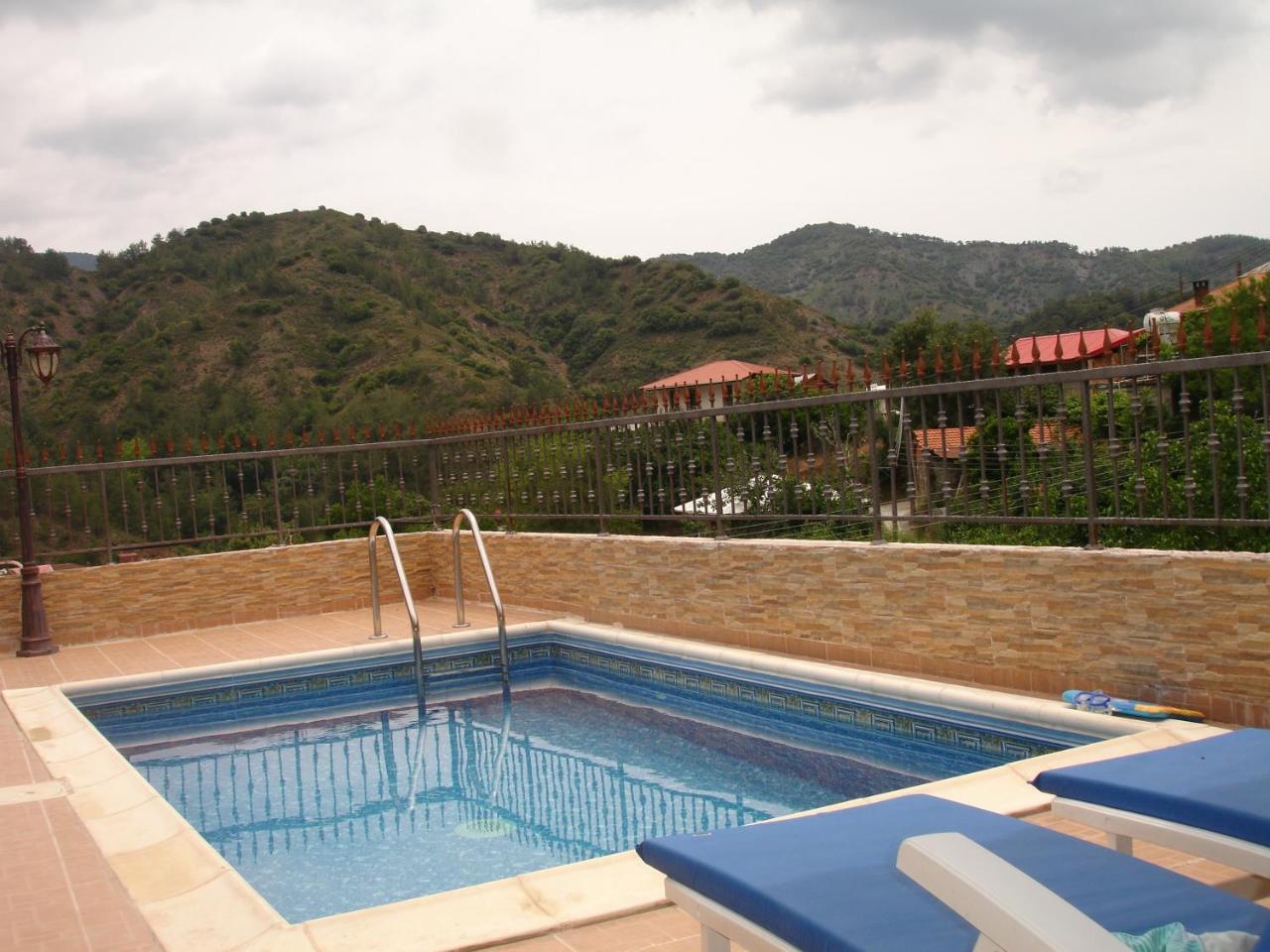 The Love Holiday House Tris Elies Exterior photo