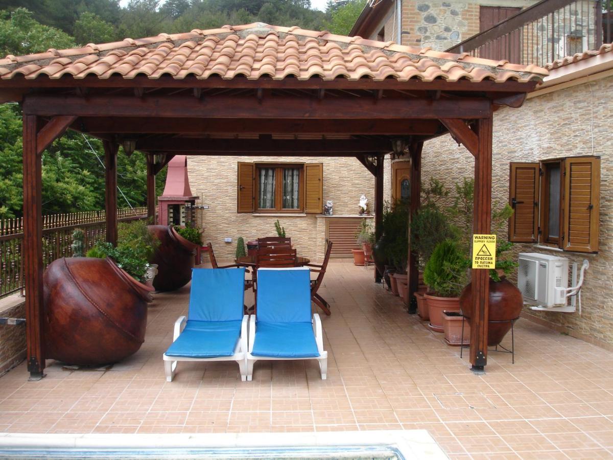 The Love Holiday House Tris Elies Exterior photo